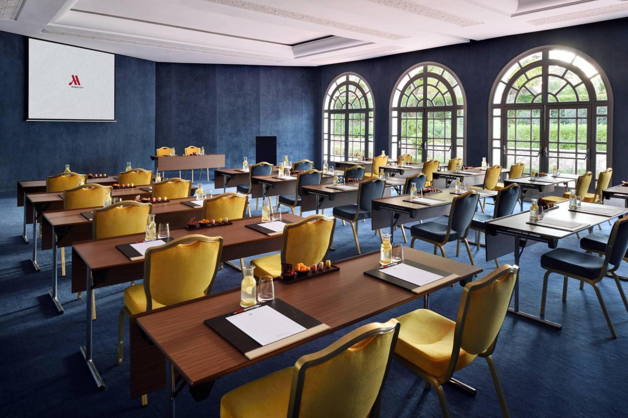 Fes Marriott Hotel Jnan Palace Exterior foto Meeting room at W Kuala Lumpur